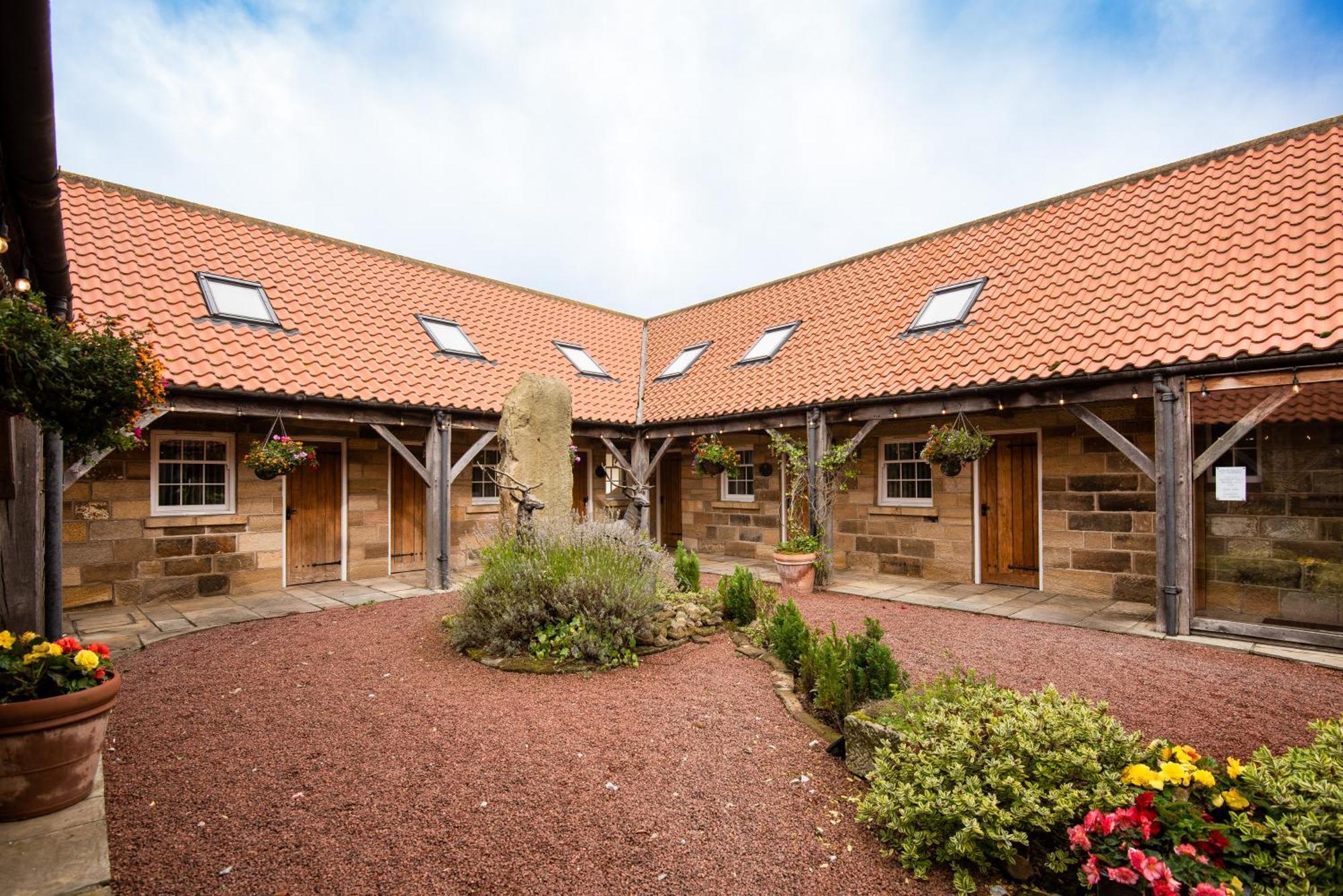 וויטבי The Stables - The Inn Collection Group מראה חיצוני תמונה